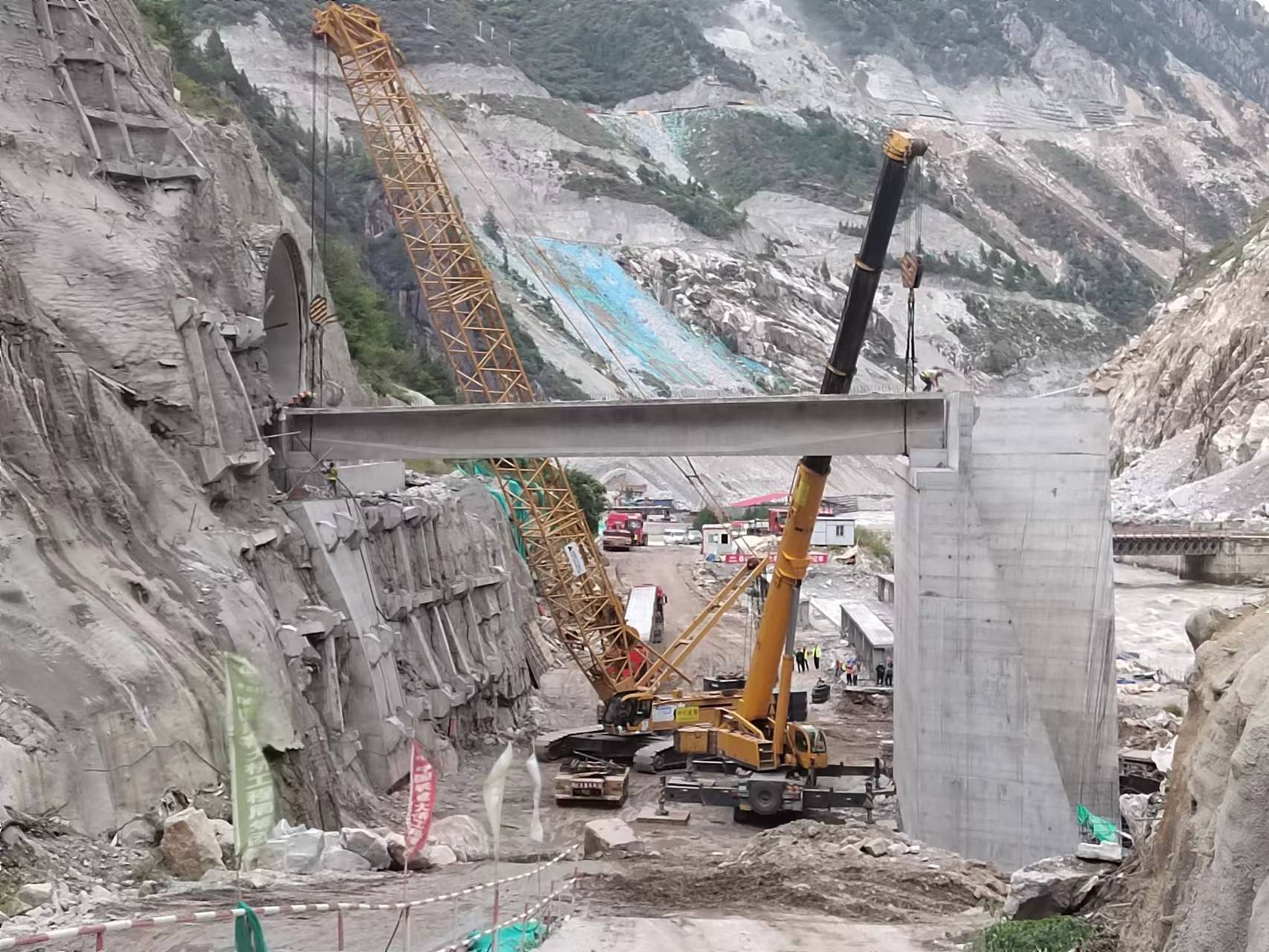 雙江口水電站豎井泄洪洞出口交通橋橋梁項(xiàng)目