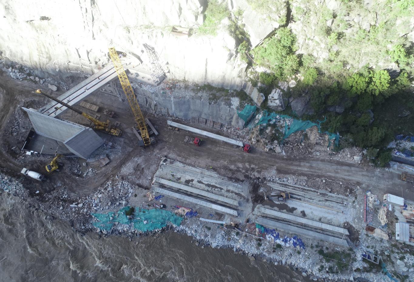 雙江口水電站豎井泄洪洞出口交通橋橋梁項(xiàng)目