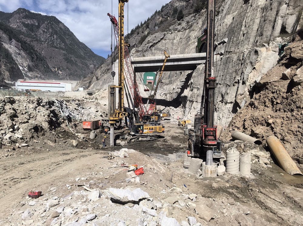 雙江口水電站-3#導(dǎo)流洞進(jìn)水塔閘室鏡面混凝土