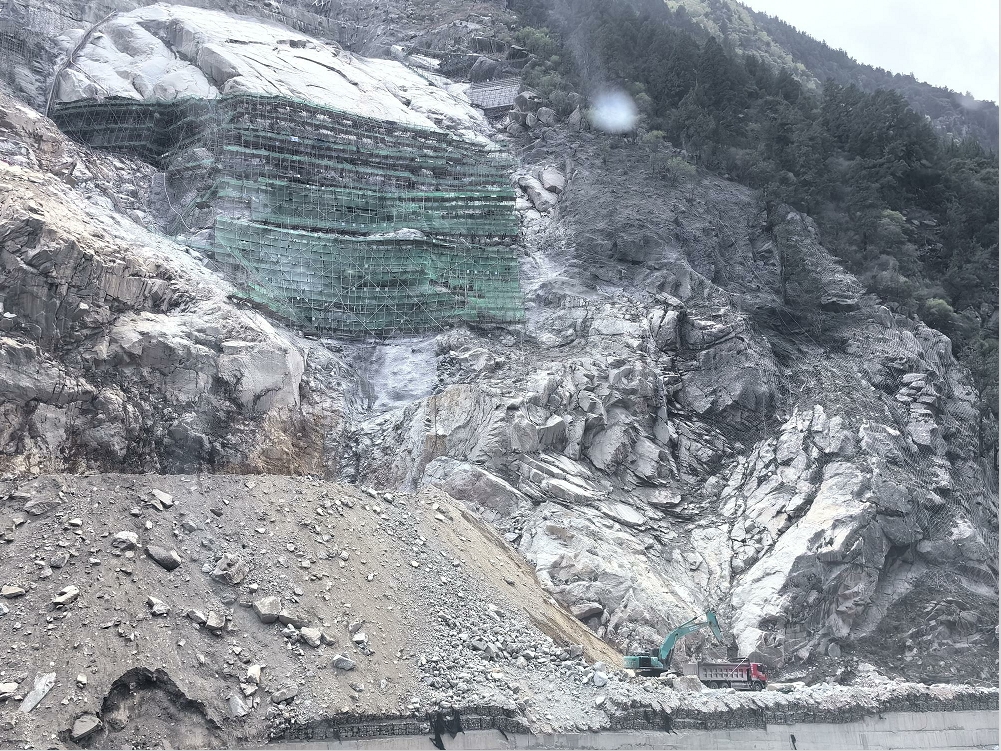 雙江口水電站-3#導(dǎo)流洞進(jìn)水塔閘室鏡面混凝土