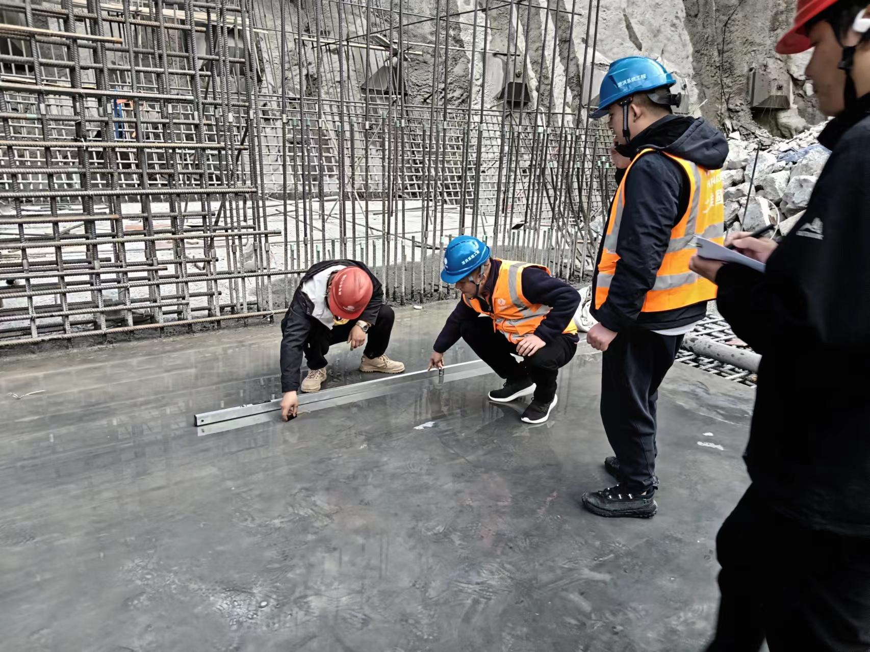 雙江口水電站--3#導(dǎo)流洞進(jìn)水塔閘室鏡面混凝土項目