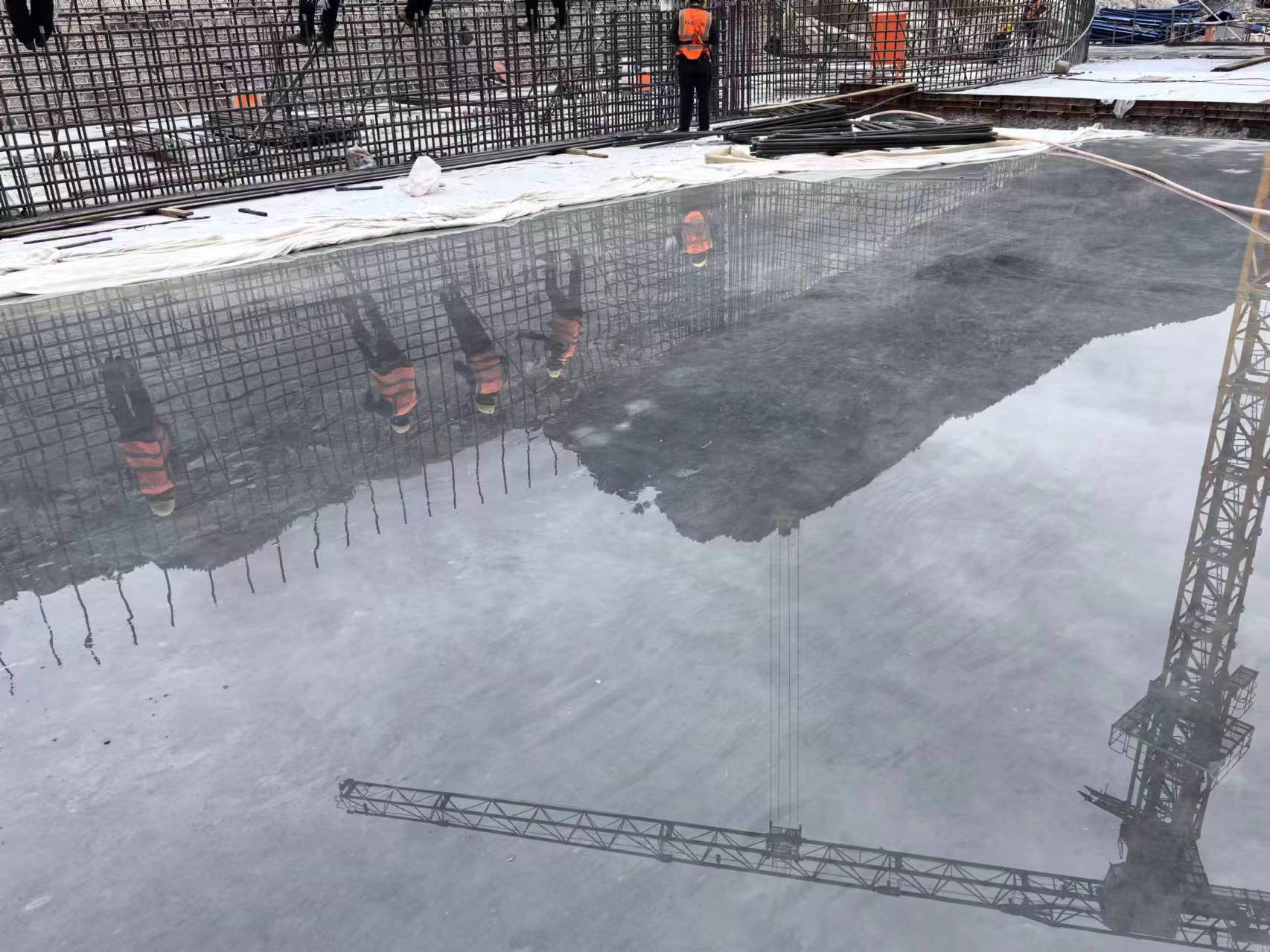 雙江口水電站--3#導(dǎo)流洞進(jìn)水塔閘室鏡面混凝土項目